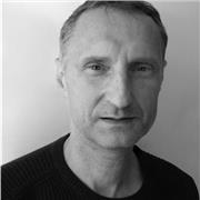 Illustrateur Senior rdonne des cours pour utilisation d'adobe Illustrator et 3D studio Max